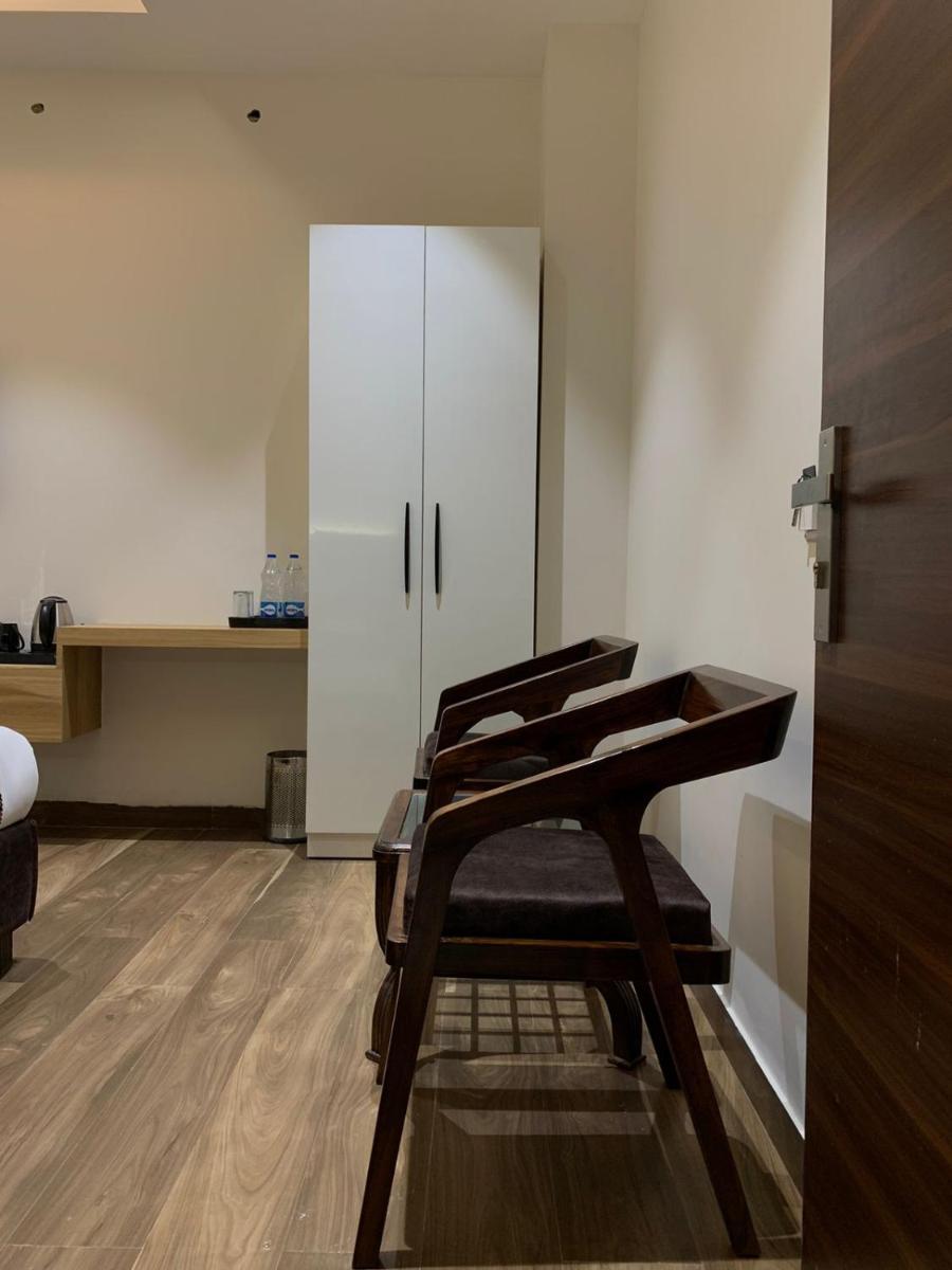 Hotel Alpine Plaza - Housity