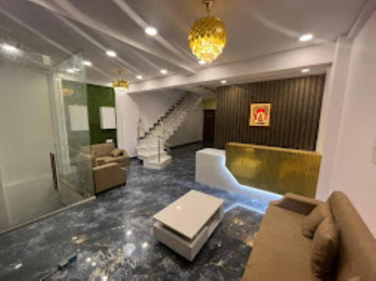 NANDAN LODGE, TULJAPUR - Housity