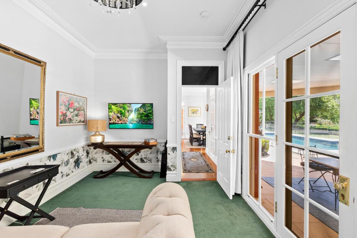 Pool Queen Bedroom Suite - Housity