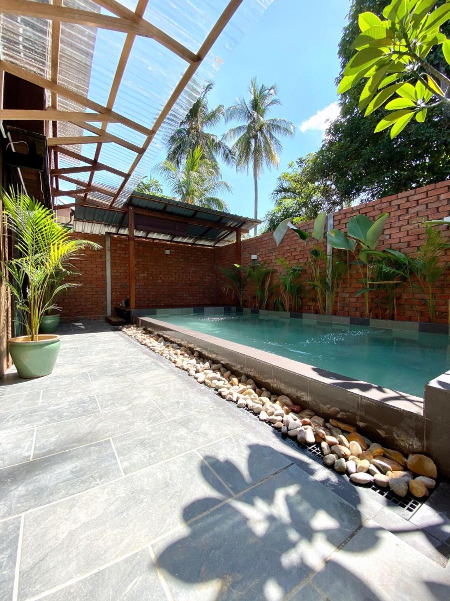 Kutum's Wooden House - Private Pool, Breakfast & Cafe - Housity
