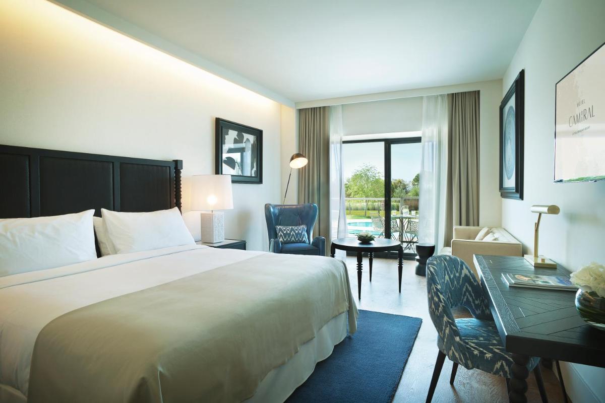 Cama o camas de una habitación en Hotel Camiral - The Leading Hotels of the World