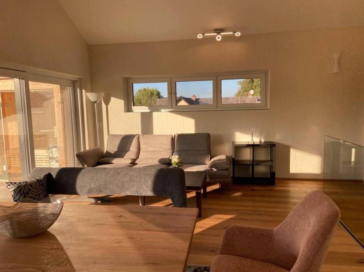 Luxurious and roomy vacation home with sauna - Housity