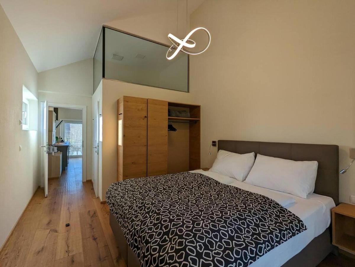 Luxurious and roomy vacation home with sauna - Housity