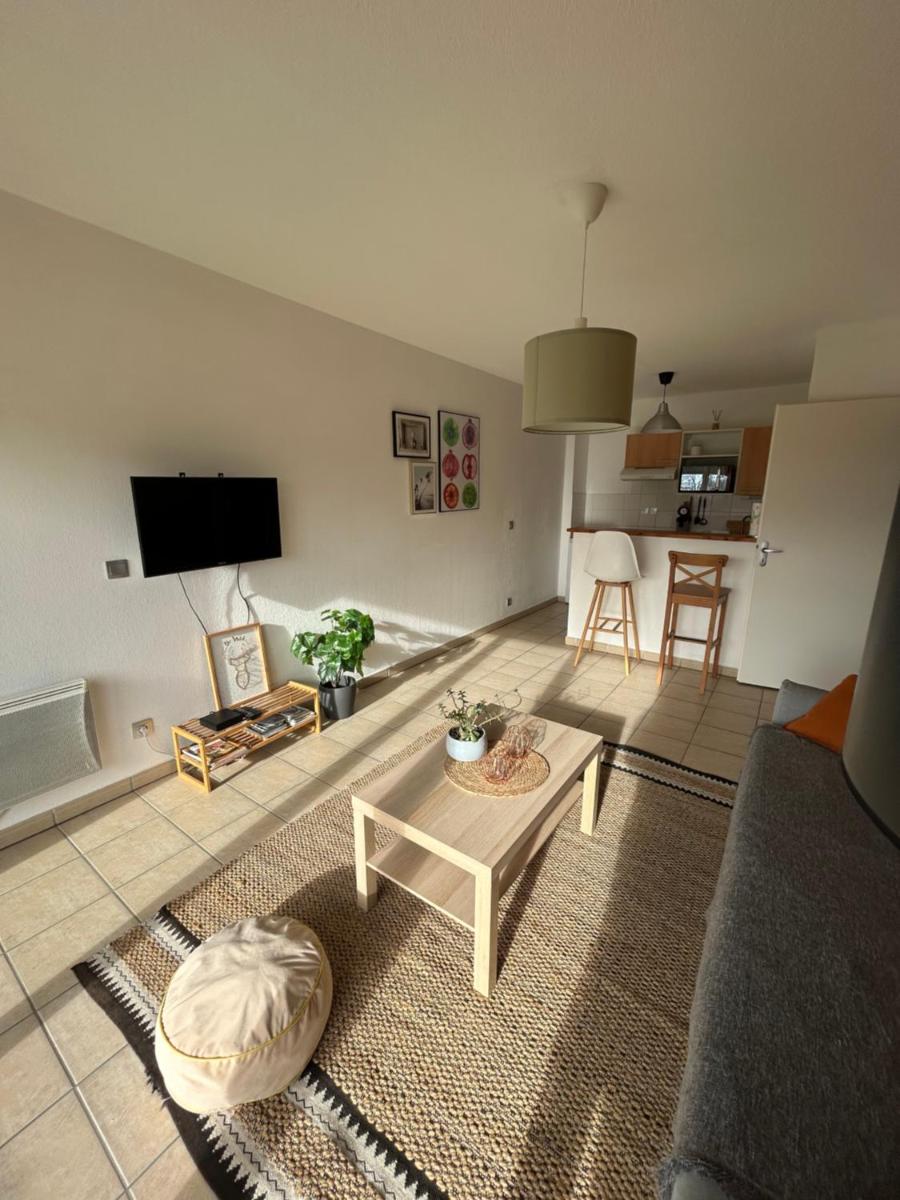 Appartement T2 avec balcon, lumineux, au calme. - Housity