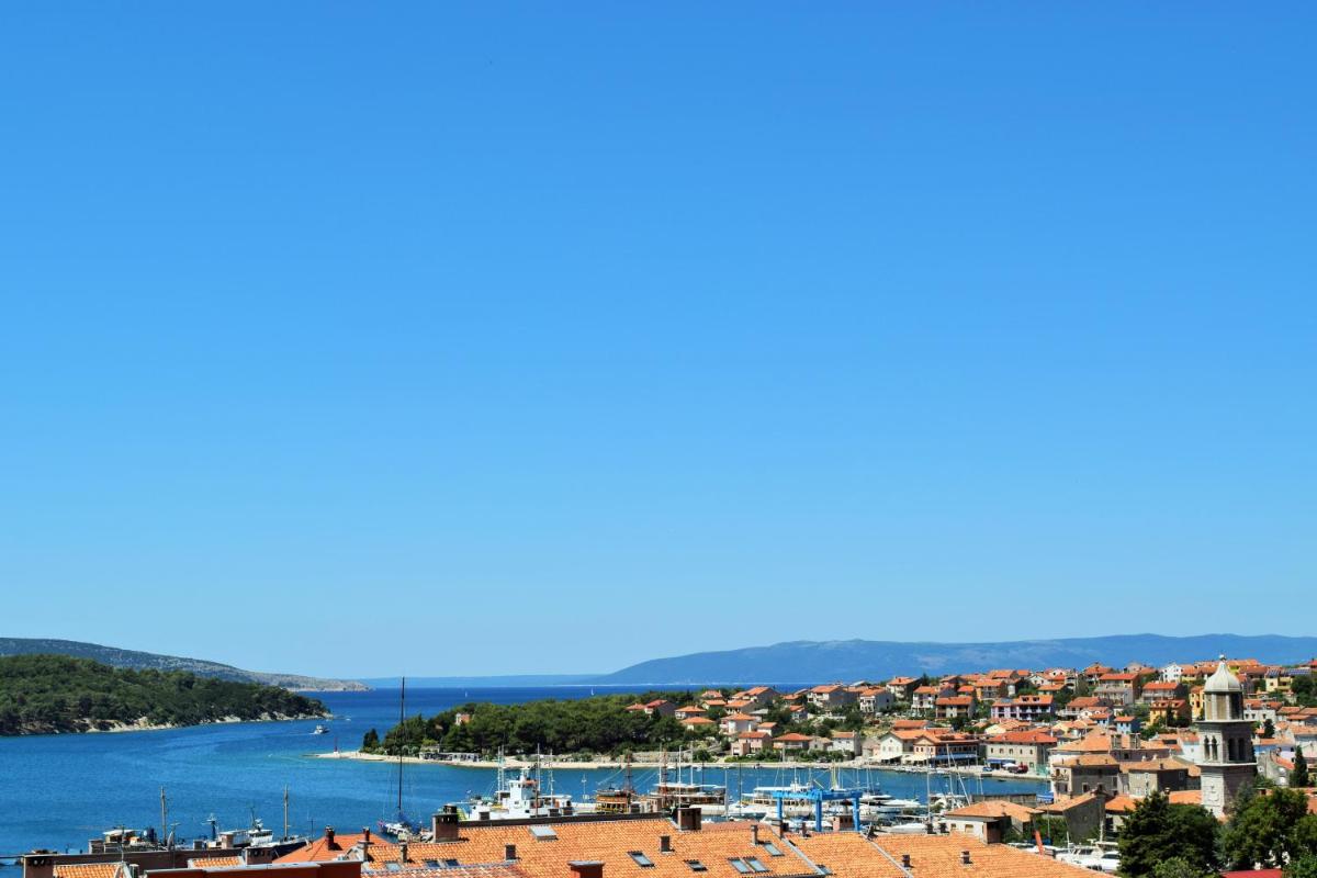 Apartments Mara Cres - Housity