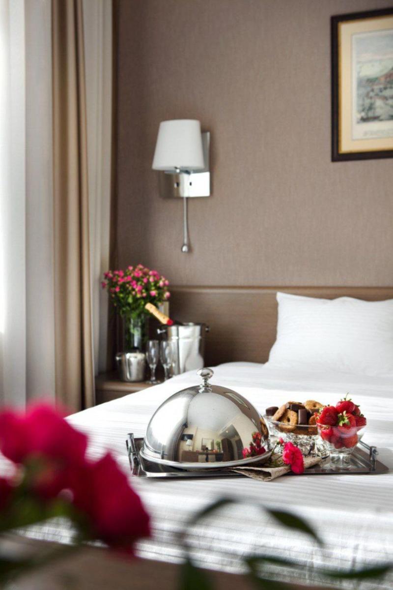 Suitetrails - Alexandrovskiy Hotel