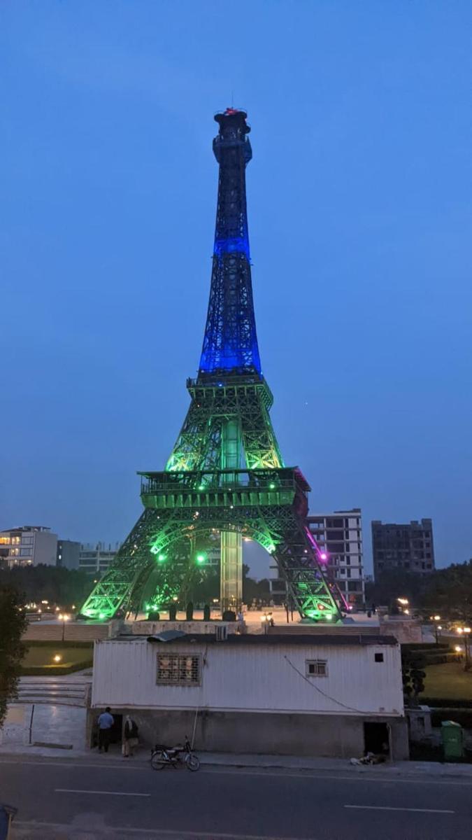 Suitetrails - Eiffel Luxury Apartments