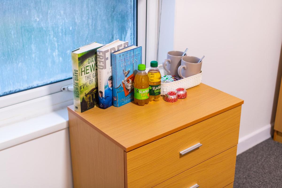 Premium En-suite Double Bedrooms in Central Maidstone with Breakfast - Housity