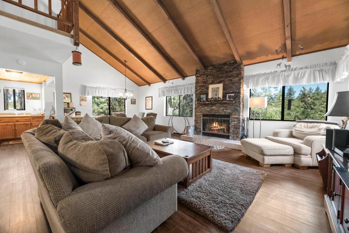 FAWNSKIN LAKE CHALET - Close to Lake - Housity