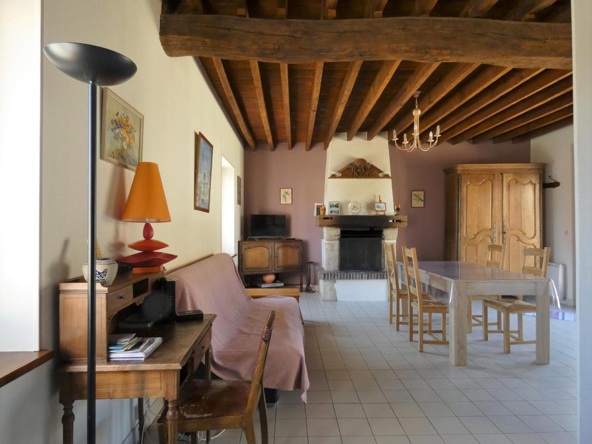 Charmante maison de ferme avec pigeonnier, jardin, cheminée et salle de jeux à Aufferville - FR-1-581-38 - Housity