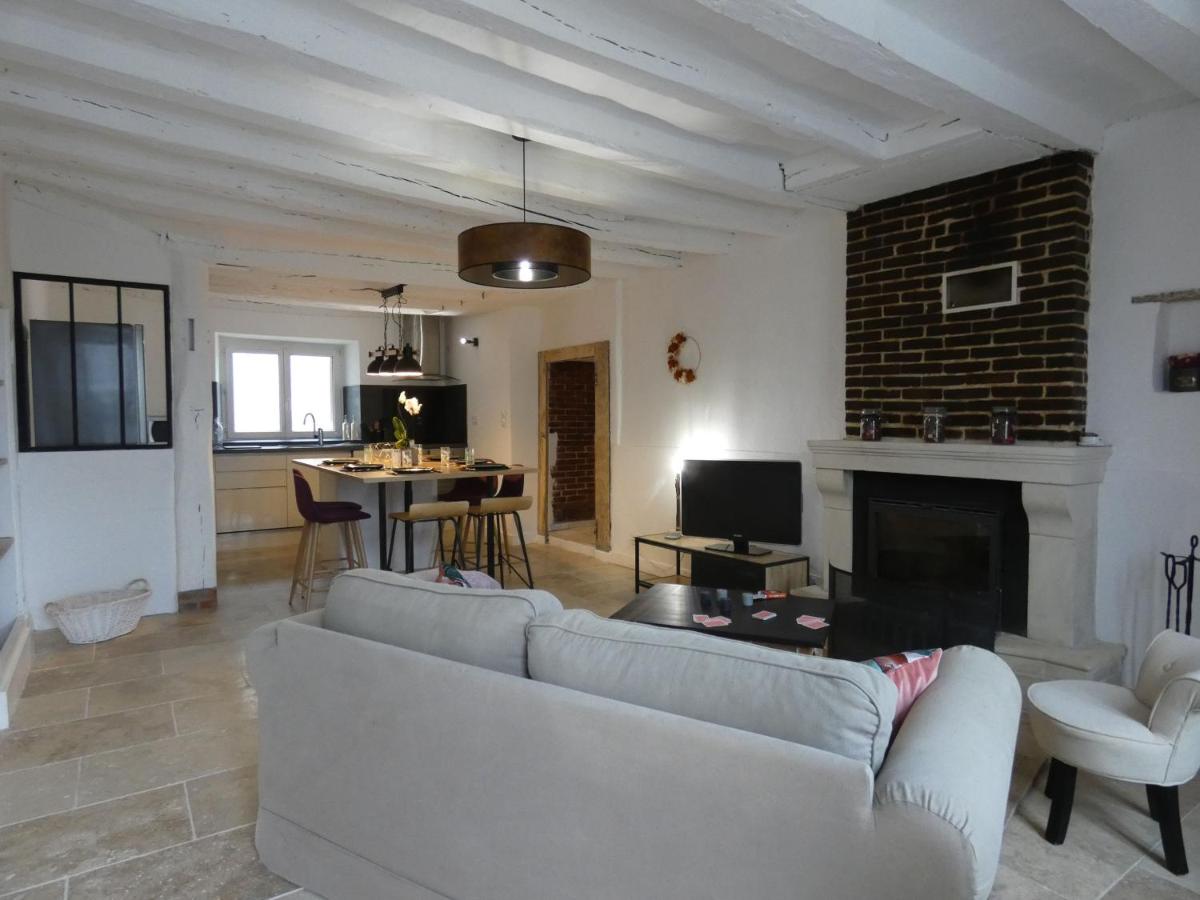 Gîte Rénové avec Jardin Clos et Terrasse - Idéal Familles/Amis, Eure-et-Loir, Proche Nogent le Rotrou - FR-1-581-104 - Housity