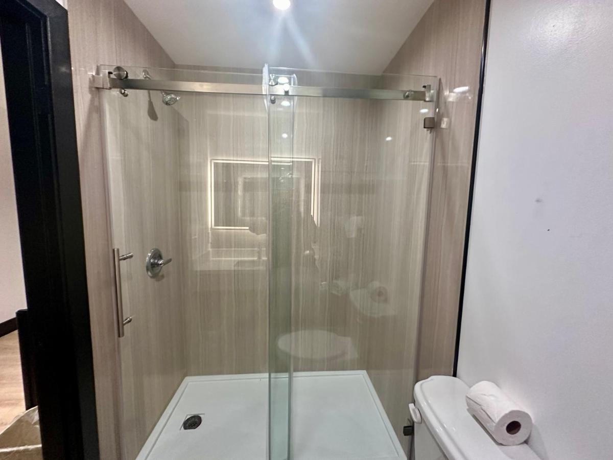 Casa Playa Inn & Suites Stanton Anaheim Area - Housity