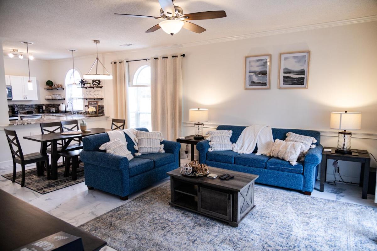 Gorgeous Condo on Golf Course Near Broadway at the Beach - Housity