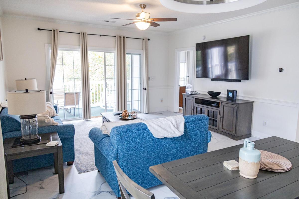 Gorgeous Condo on Golf Course Near Broadway at the Beach - Housity