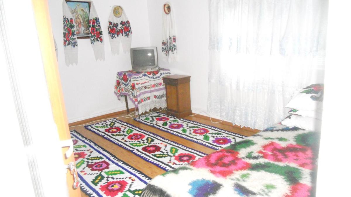 Busta House - Housity