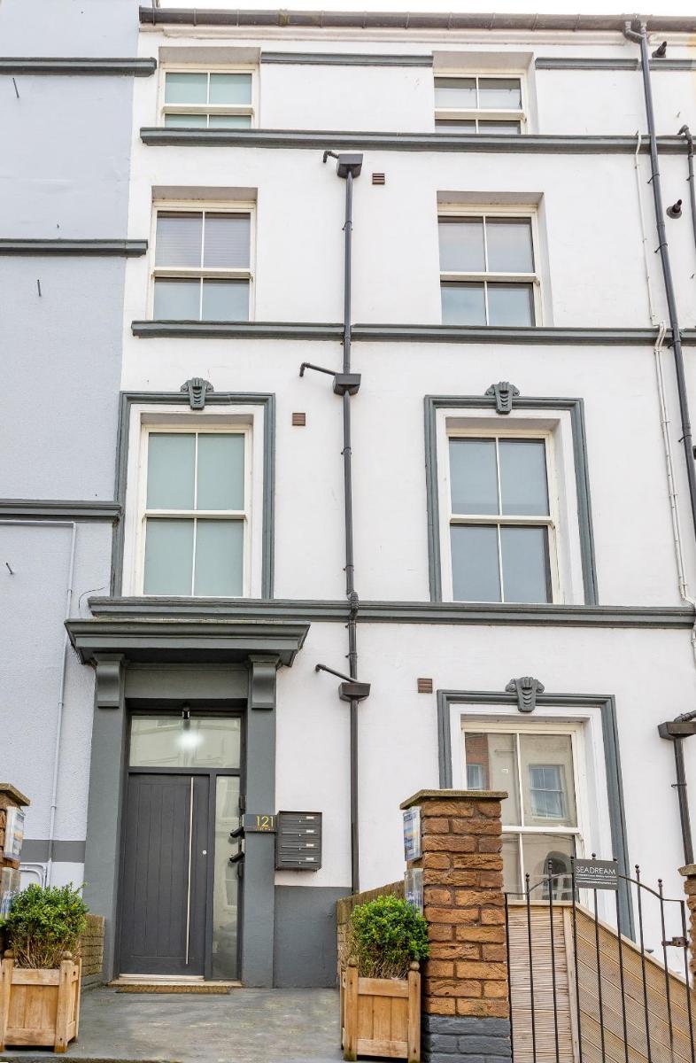 Suitetrails - Seascape Scarborough Holiday Home Apartment with optional Hottub Hire
