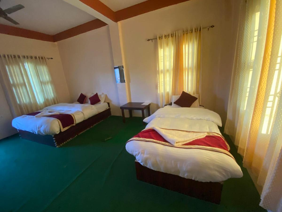 Thakurdwara Guest House - Housity