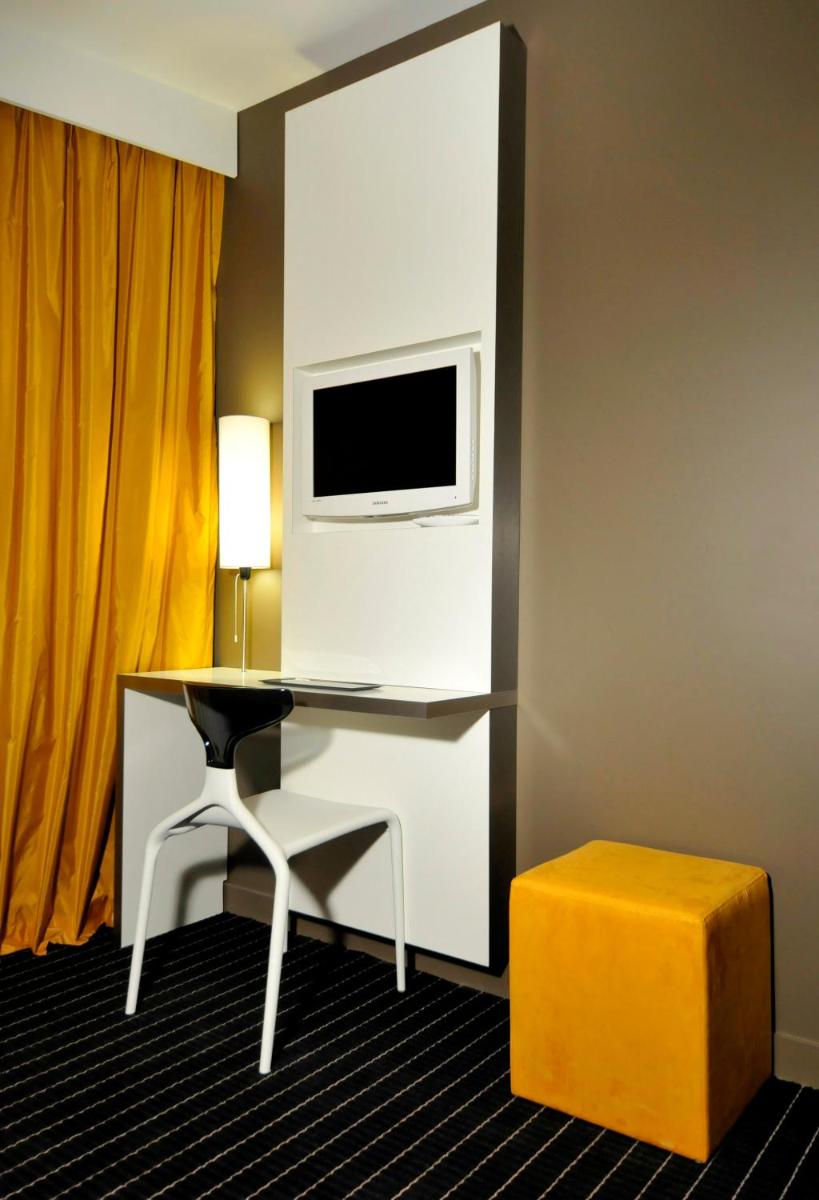 Télévision ou salle de divertissement dans l'établissement B&B HOME Lyon Centre Berthelot