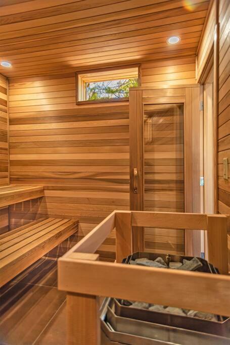 Modern, Luxury within iconic Sedona Architecture With Epic Red Rock Views Private Trail Head - Enjoy on property Sauna, Aromatherapy Steam Room, Hot Tub, Pools and Wellness Services - Housity