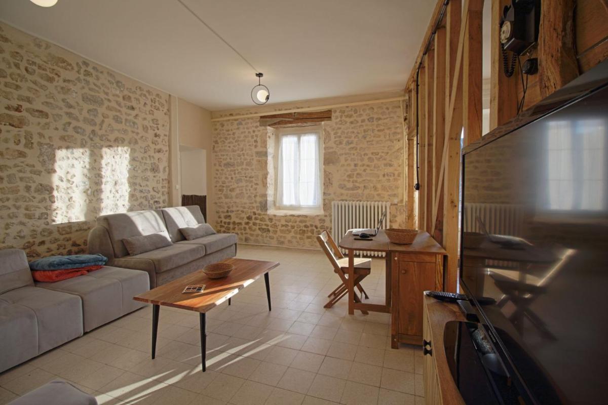 La Petite Folie - Housity
