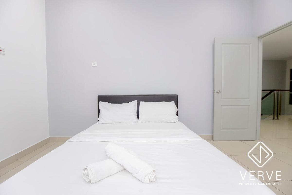 Ipoh Luxury Suites by Verve (18 Pax) EECH16 - Housity