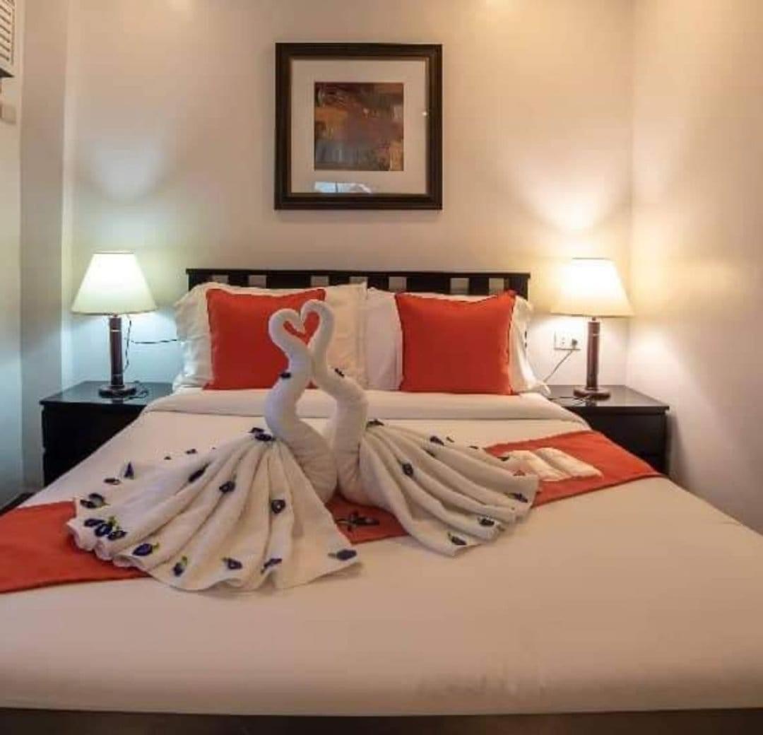 OYO 889 Amboy Hometel - Housity