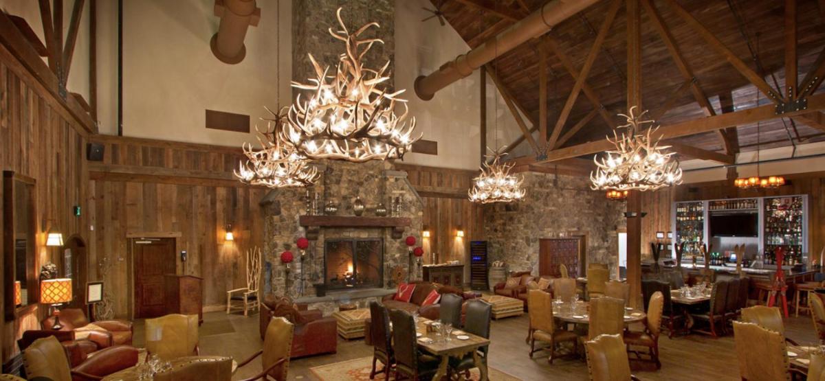 Cozy Mountain View Condo - Housity
