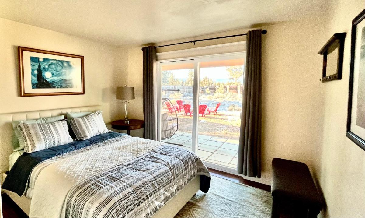 Flower Power Farm 3 bdrm, 2 bth home, Amazing Views, Privacy, Relaxation - Housity