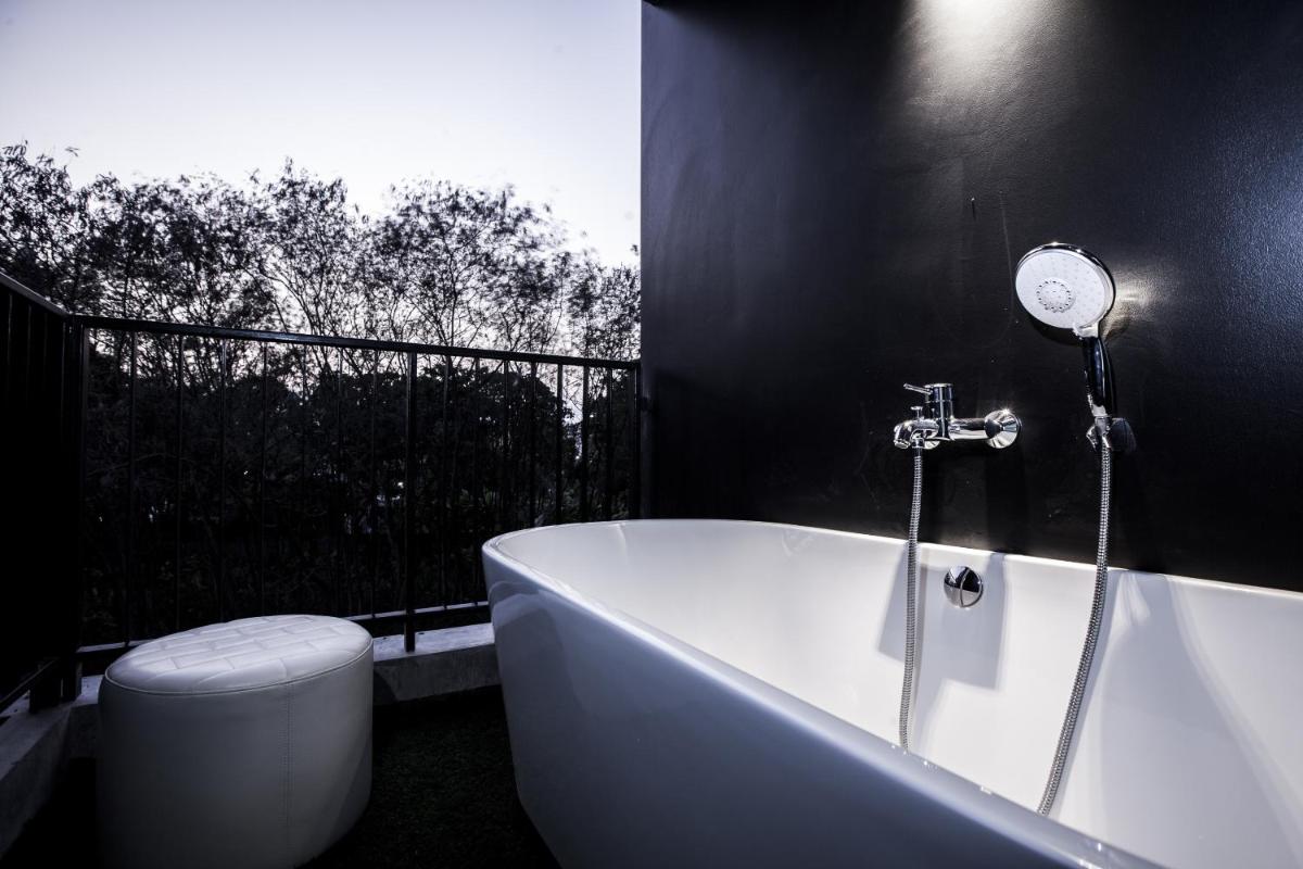 Suitetrails - Blu Monkey Hub and Hotel Phuket - SHA Extra Plus