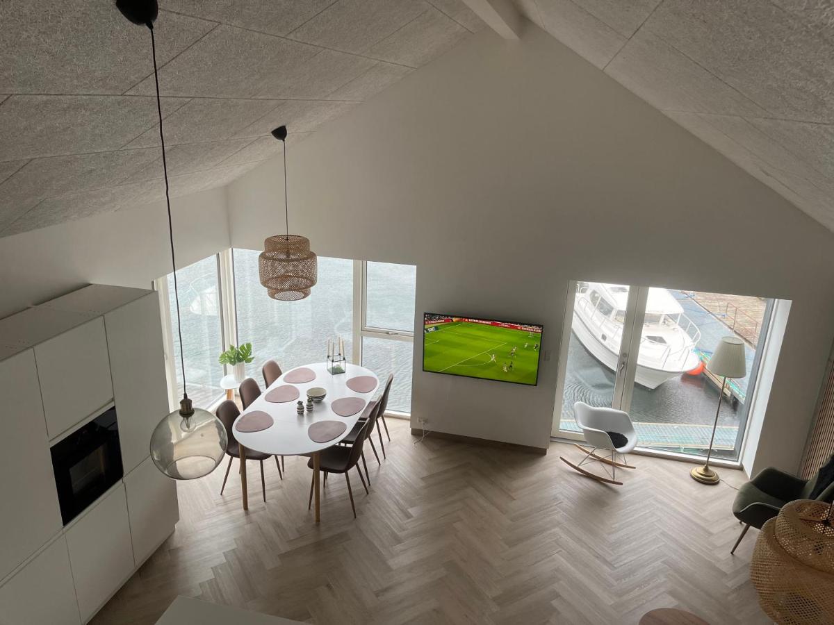 Brand New Waterfront-Apartment - Housity