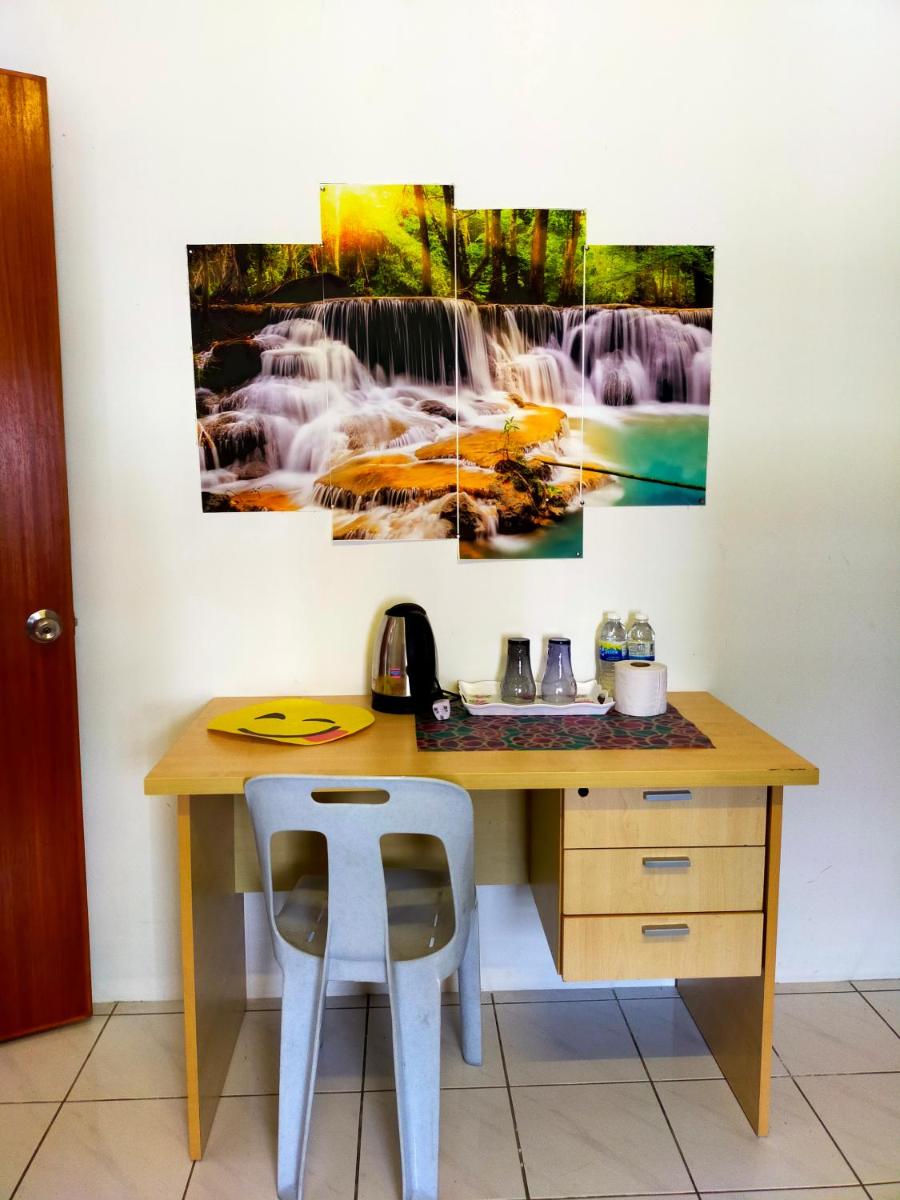 R2L5Y Room 2 - Housity