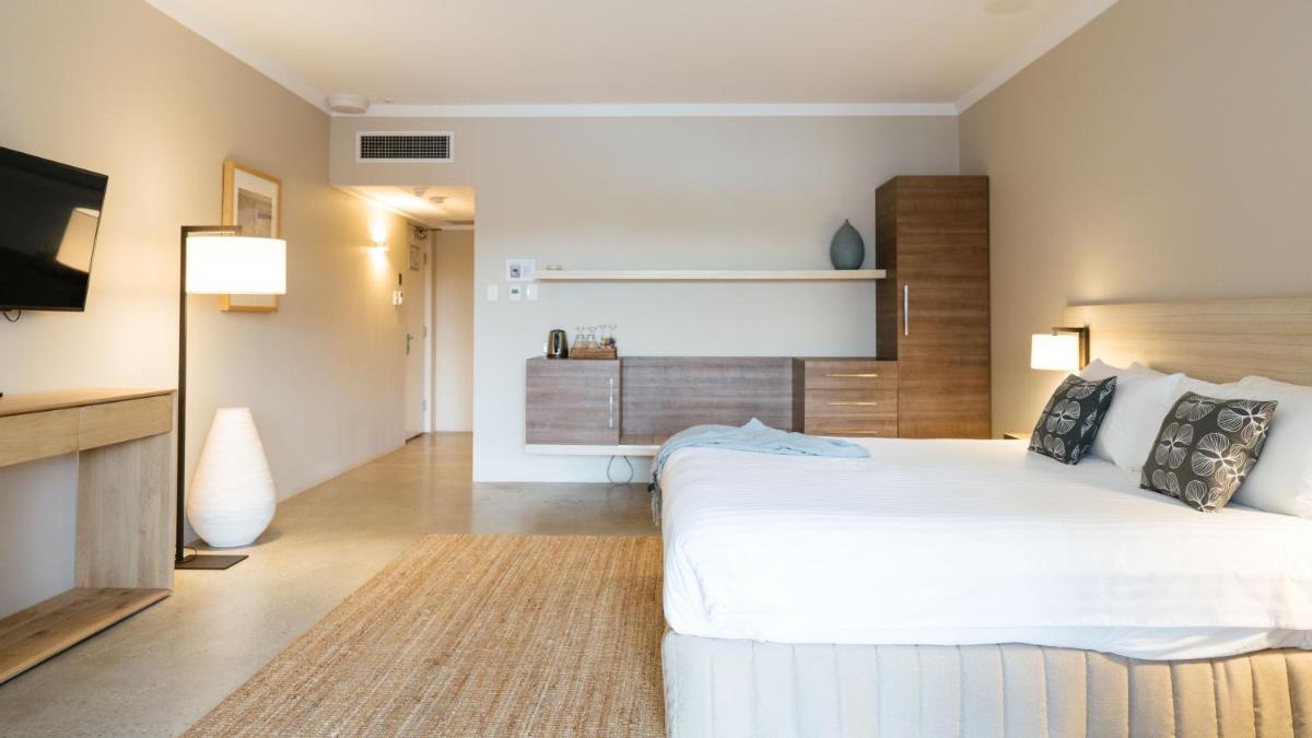 The Marina Hotel - Mindarie - Housity
