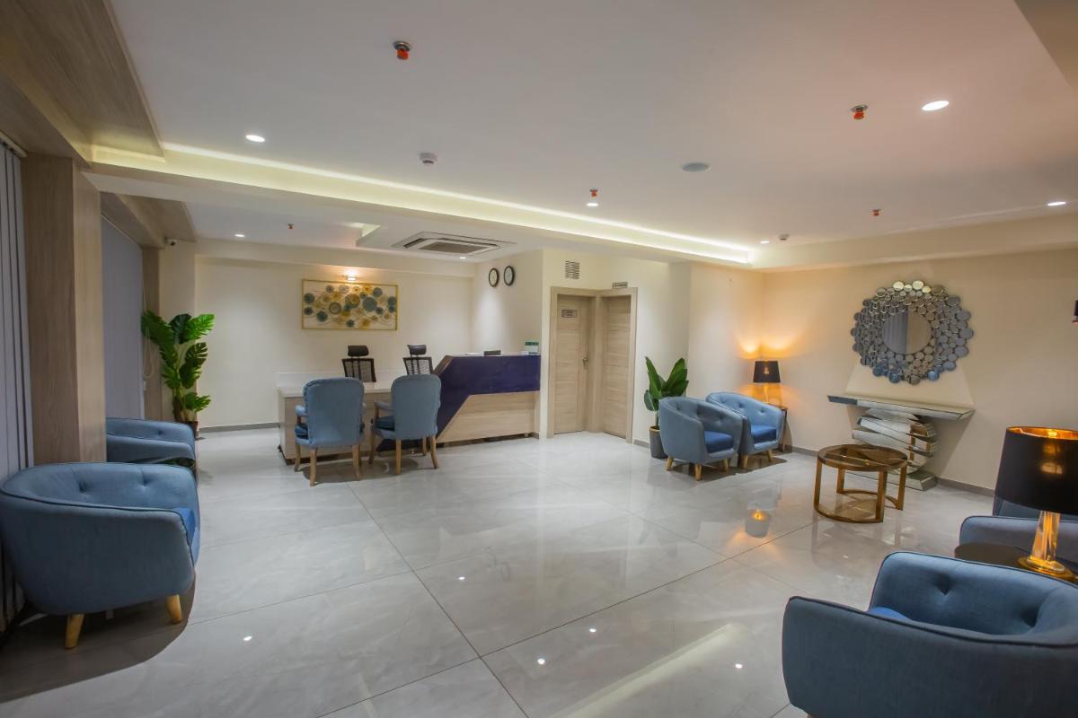 Hotel Midori Vithalapur - Housity