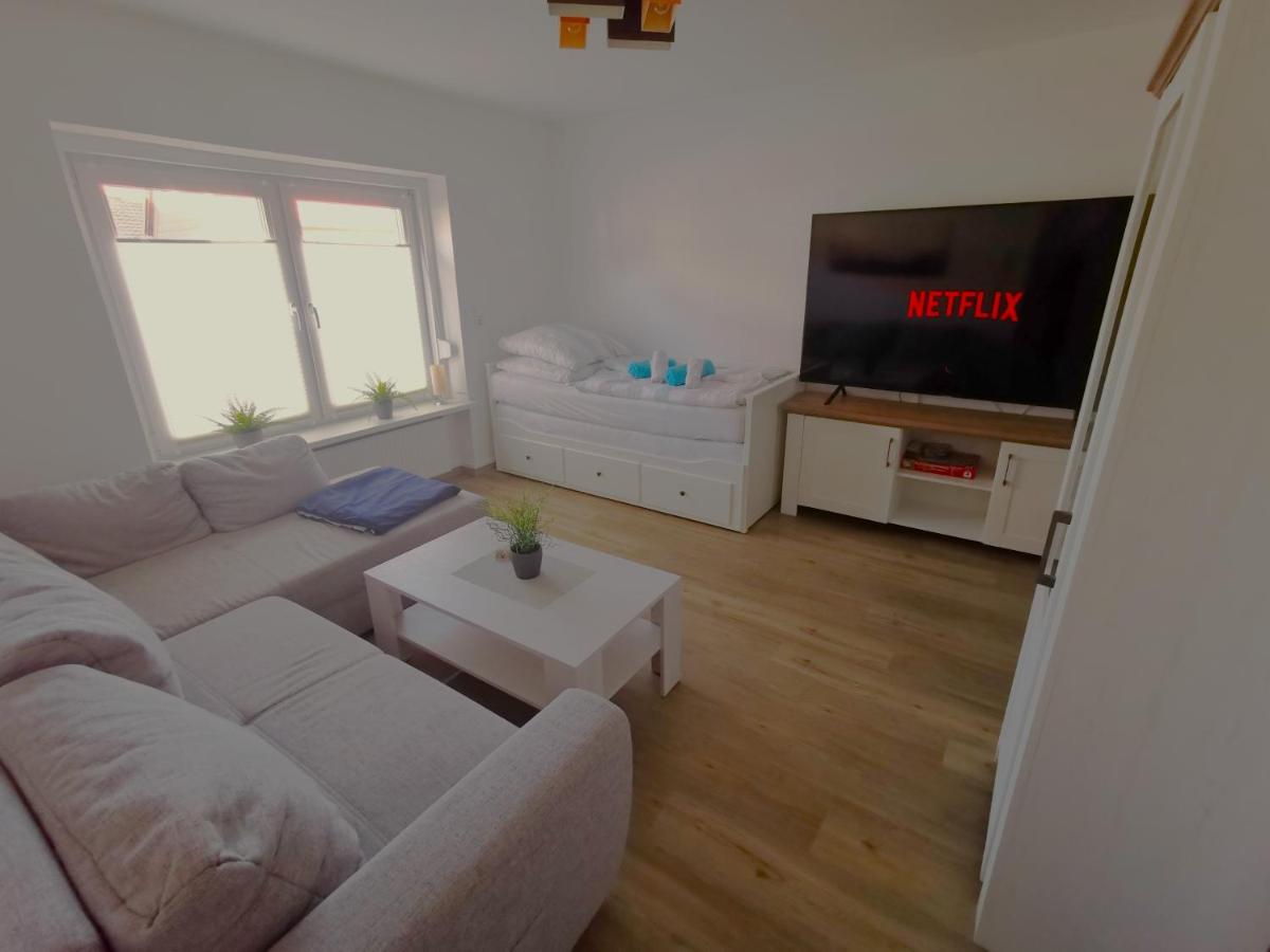 FeWo Robin #Terrasse #Netflix #Einkaufen von Harztraveler - Housity