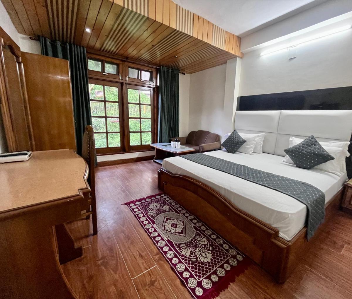 Hotel Kumar's - Housity