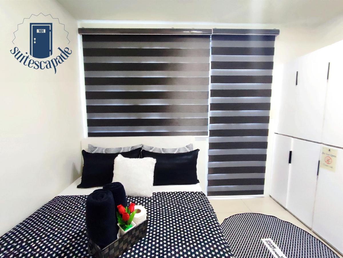 Makati Serenity Suite with Balcony and Warm Pool - Housity