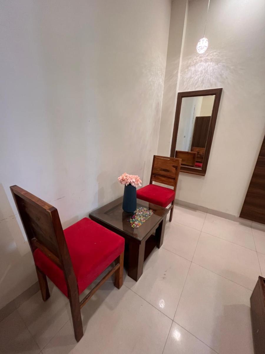 Hotel Woodluck Zirakpur Chandigarh - Housity
