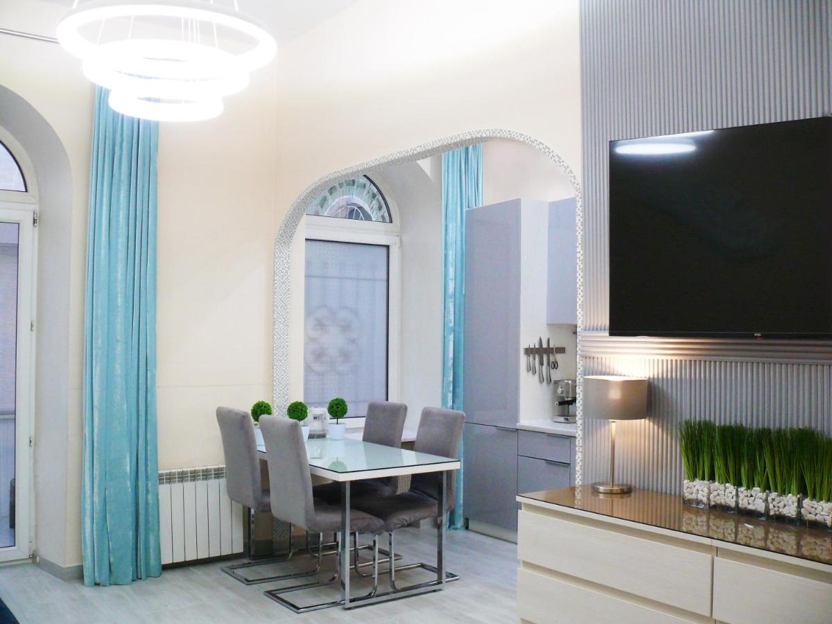 Suitetrails - Luxury Centre Located Apartment