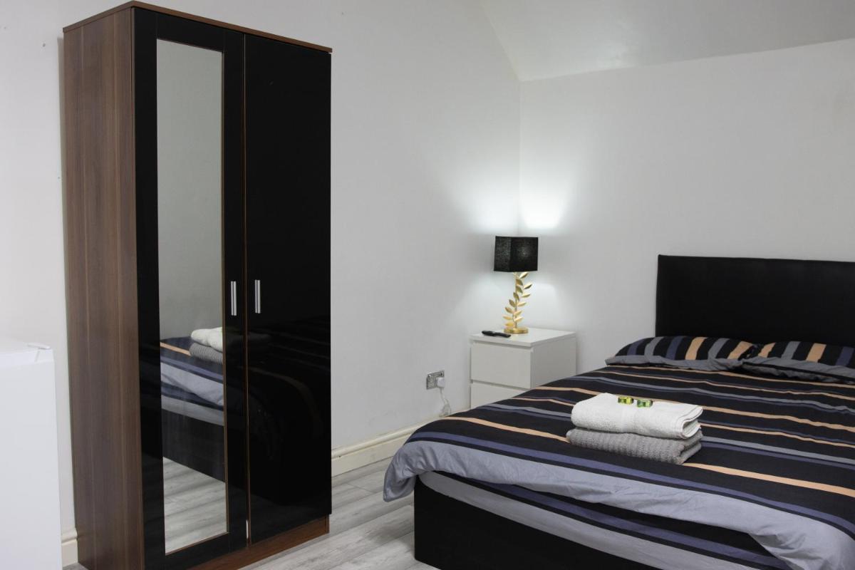 Hills View Apartments - Housity