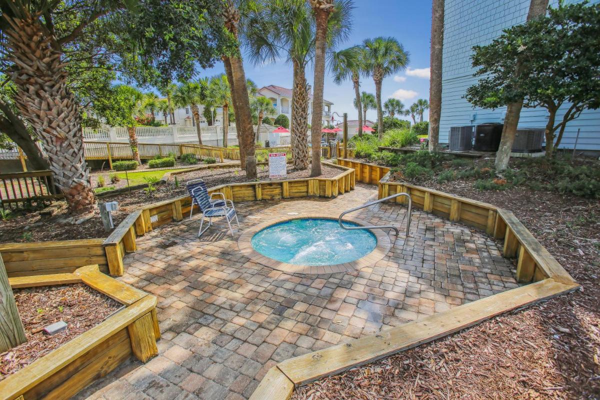 HIB-F102 Pool View 2 BR Free Tix 3 Pools - Housity