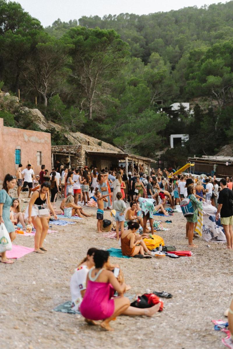 Clientes alojados en 7Pines Resort Ibiza, part of Destination by Hyatt