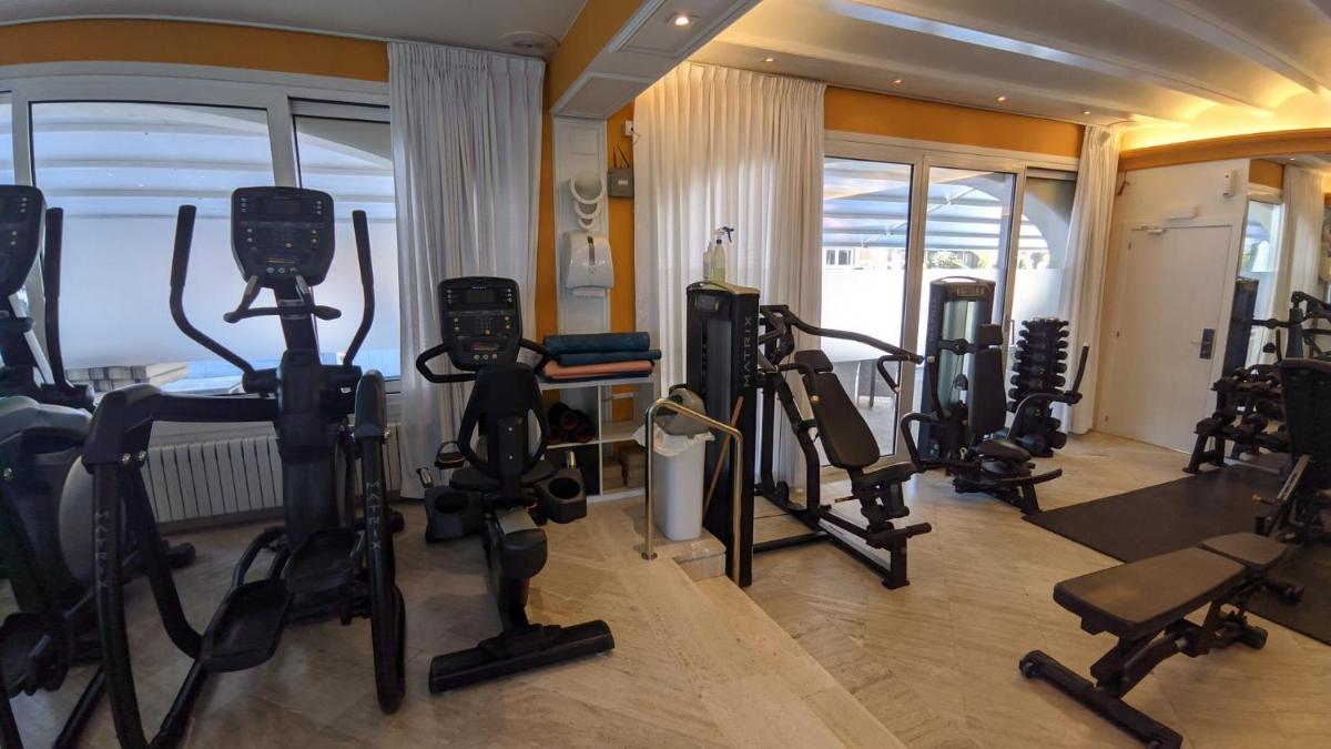 Gimnasio o instalaciones de fitness de Van der Valk Hotel Barcarola