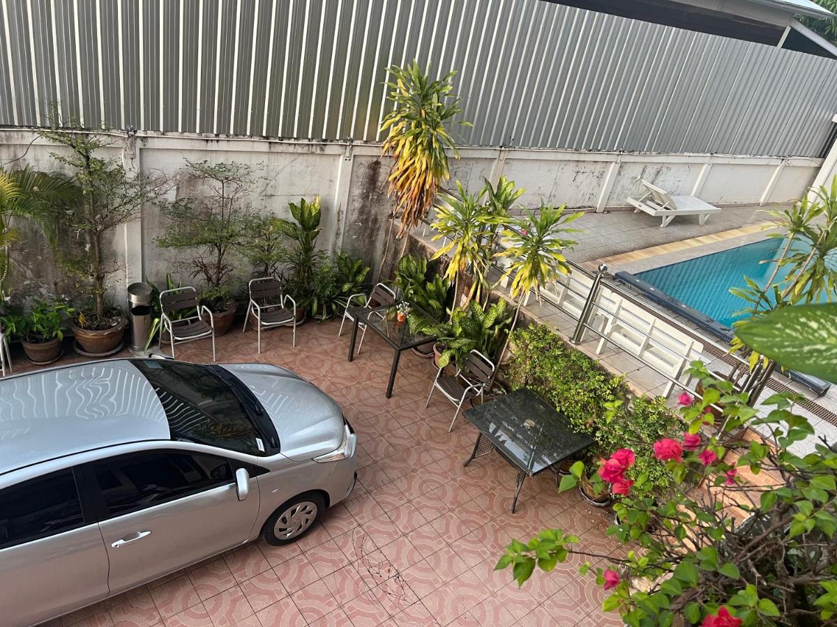 โรงแรม พรรณทวี - Housity