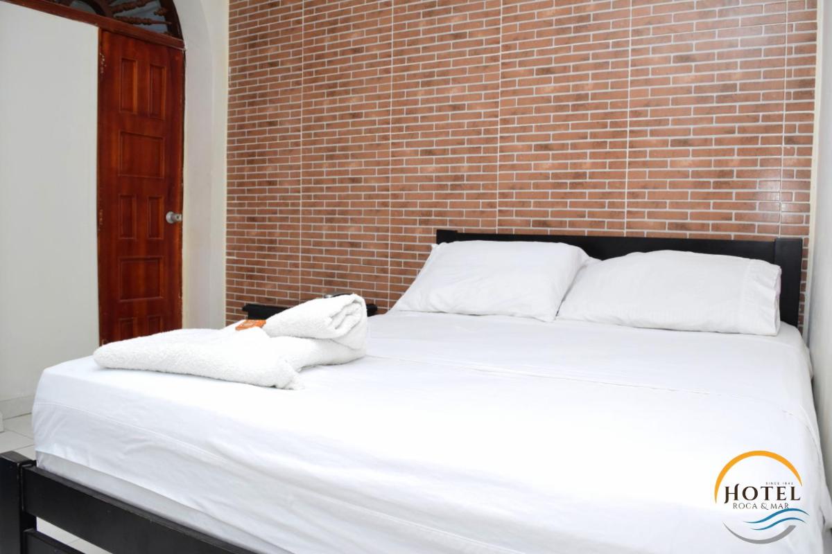 Hotel Roca & Mar - Housity