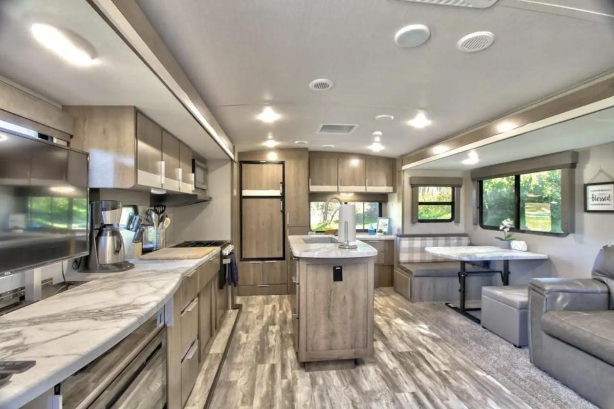 Imagine Rv - Pool, Dogs, Wineries Near Temecula - Housity