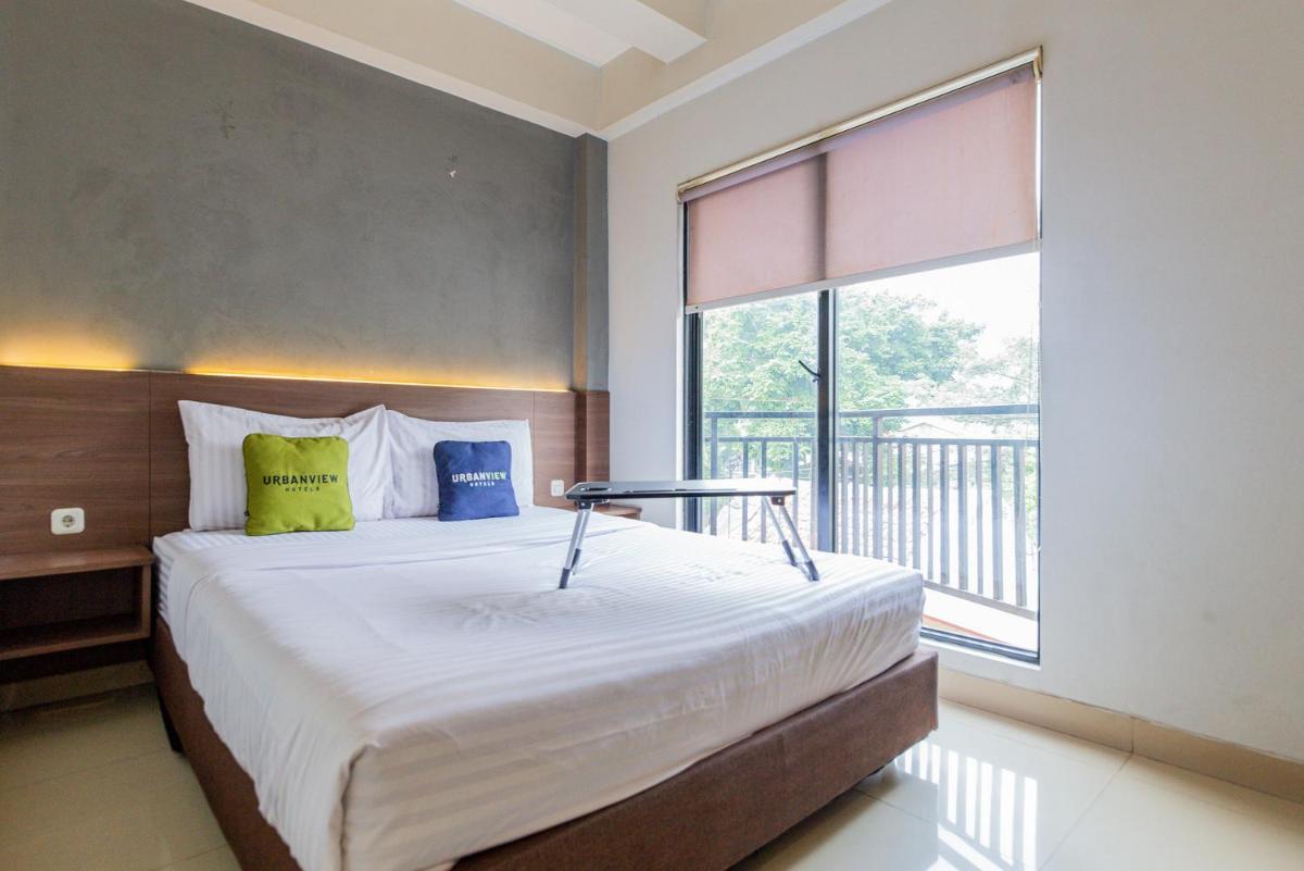Urbanview Hotel Slipi Inn Palmerah - Housity