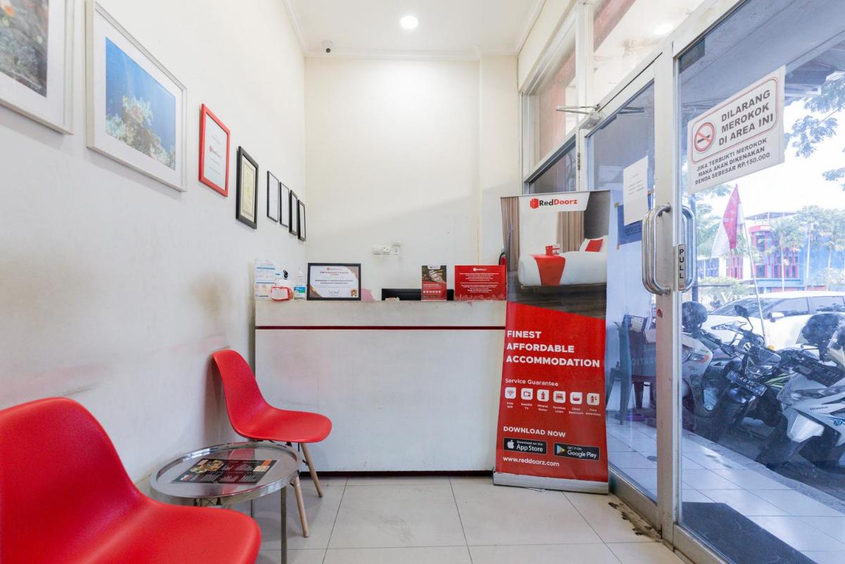 RedDoorz @ Garden Boulevard Citra Raya Tangerang - Housity
