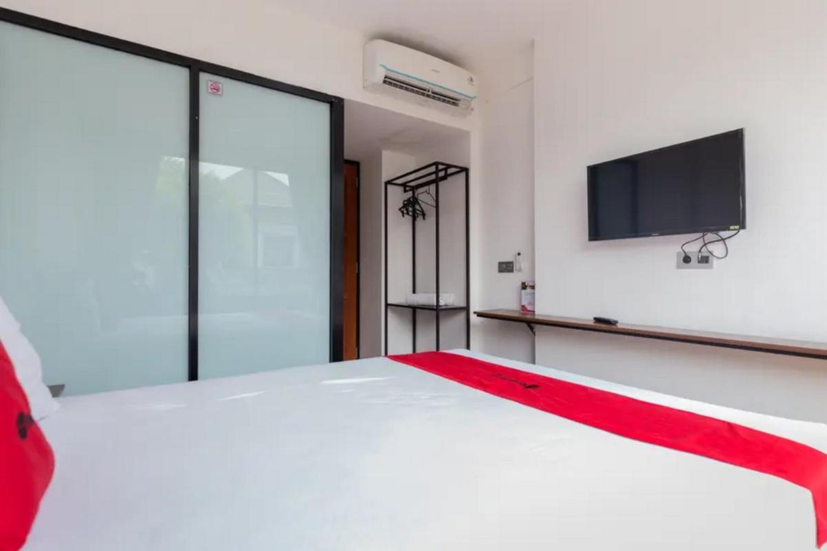 RedDoorz Plus near ICE BSD 2 - Housity