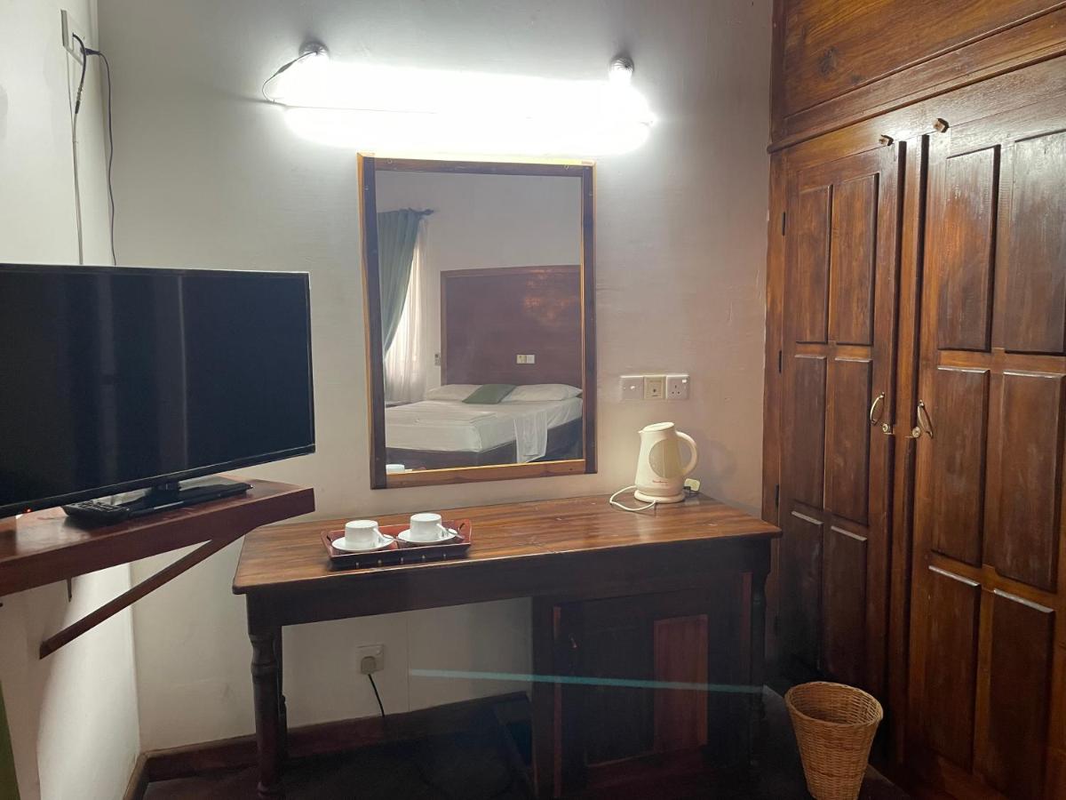 Hotel Neithal Batticaloa - Housity