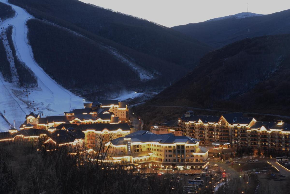 Ski and Suites at Thaiwoo Resort 逅雪套房民宿 - Housity